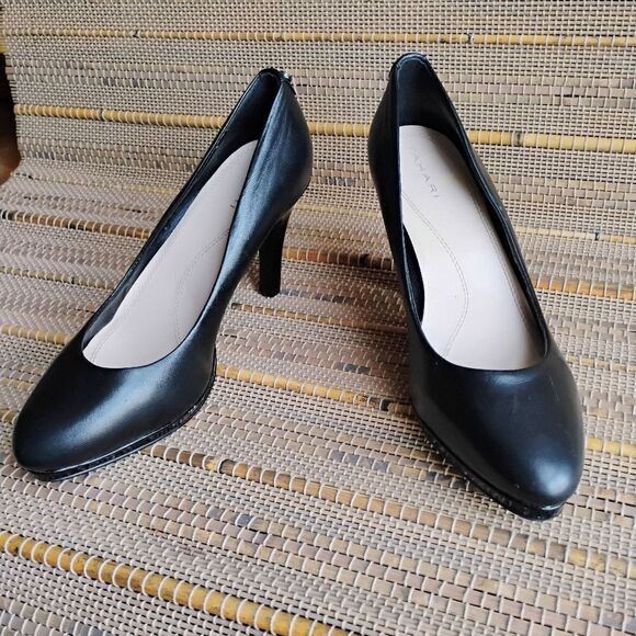 Classic Women's Tahari Black Leather Gallery Pumps size 9M US - Picture 2 of 15